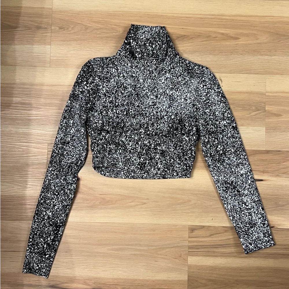 RARE Lululemon labs splatter t-neck size 6 reflective